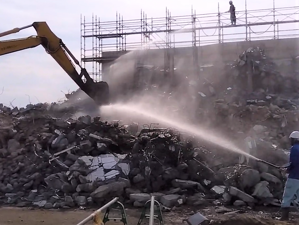 多水量散水機　ガン２丁取り型