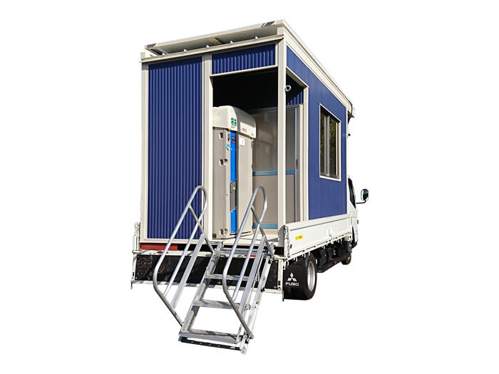 車載型ソーラーハウス・トイレ付