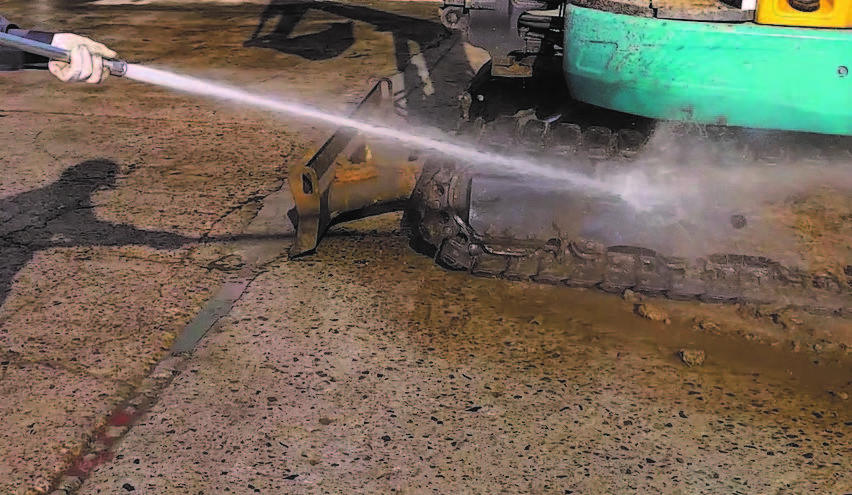 多水量散水機　ガン２丁取り型